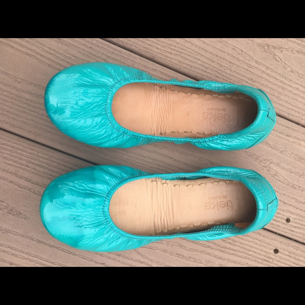 Tieks, size 8 Tieks Blue Patent, Discolored!!